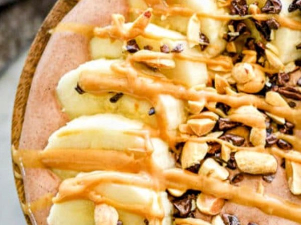 Cacao peanut smoothie bowl