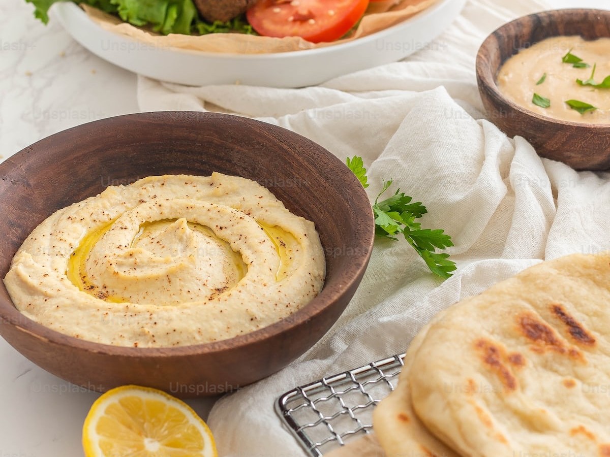 Garlic hummus